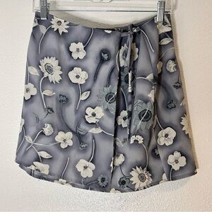 Jay Jacobs Floral Wrap Skirt in Gray and White